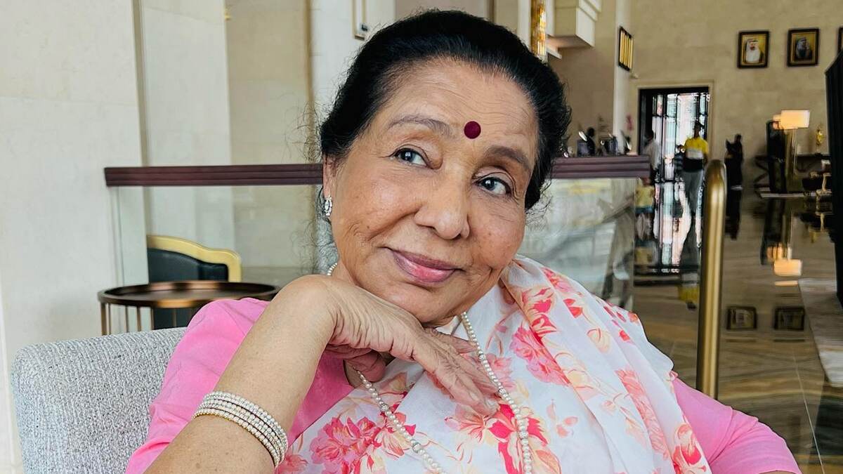 Asha Bhosle: প্রয়াত হয়েছেন আশা ভোঁসলে? কিংবদন্তি গায়িকার মৃত্যুর সংবাদ নিয়ে কী জানাচ্ছেন ছেলে আনন্দ?