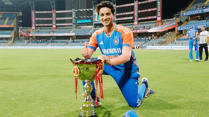 ICC Player of The Month: এশিয়া কাপে বিস্ফোরক ব্যাটিং, আইসিসির সেপ্টেম্বরের মাসিক সেরা অভিষেক শর্মা