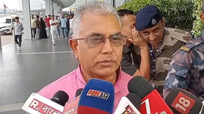 Dilip Ghosh On Modi Meeting:  'দুর্গাপুরে গেলে হয়ত দলের অস্বস্তি বাড়বে, তাই প্রধানমন্ত্রীর সভায় থাকছি না', দিল্লি যাওয়ার আগে বললেন দিলীপ