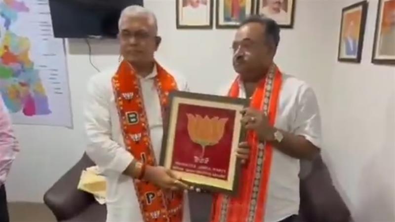 Dilip Ghosh Delhi Visit: শমীকের সঙ্গে বৈঠকের রাতেই দিল্লিতে ডাক পেলেন বঙ্গ বিজেপির প্রাক্তন সভাপতি দিলীপ ঘোষ! কোন নতুন সমীকরণের ইঙ্গিত রাজনীতিতে?
