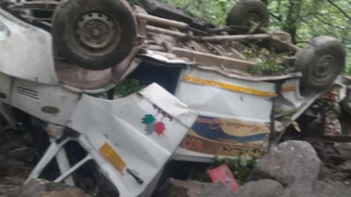 Accident In Jammu and Kashmir: নিয়ন্ত্রণ হারিয়ে খাদে পড়ল যাত্রীবোঝাই বাস, মৃত ৫, আহত ১৯