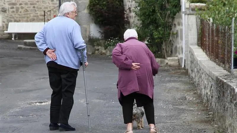 Elderly Parents Care Leave: সময়ের অভাবে বৃদ্ধ মা-বাবার দেখাশোনা করতে পারছেন না? কেন্দ্রীয় সরকার দিল বিশাল সুখবর