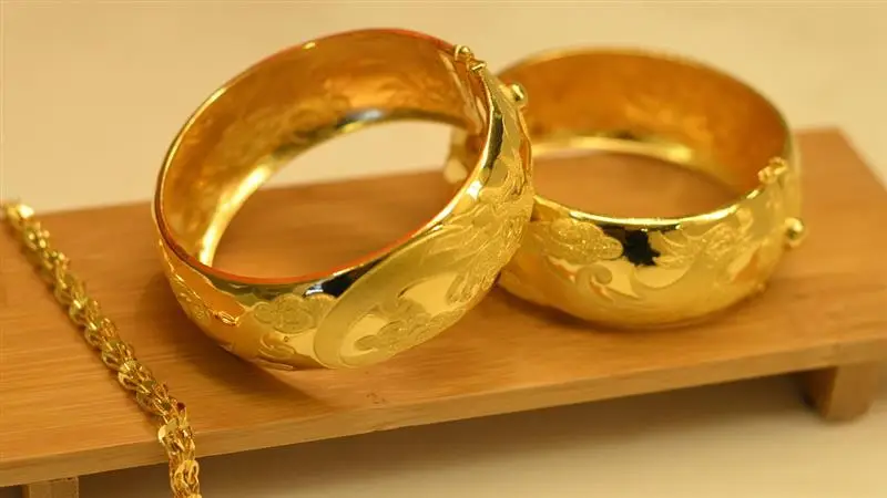 Gold Price Today: মঙ্গলে খানিক স্বস্তি দিল সোনার দাম, কলকাতায় গয়নার দাম কত হল? জানুন