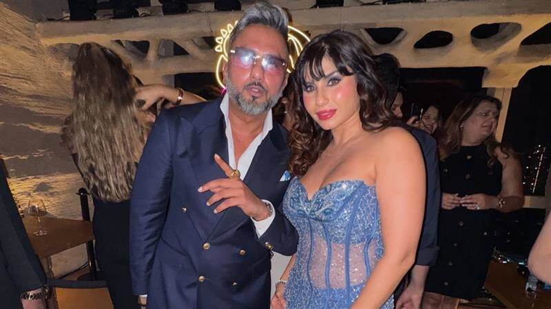 Sexy Taniya Chatterjee With Honey Singh: হানি সিংয়ের সঙ্গে তানিয়া চট্টোপাধ্যায়, 'সেক্সি' লুকে মাত জনপ্রিয় র্যাপারও, দেখুন ভিডিয়ো