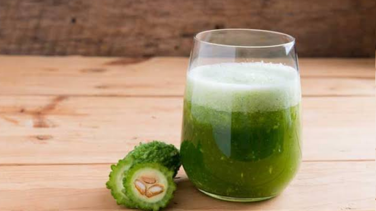 Side Effects of Bitter Gourd Juice: সাবধান! করলার জুস বেশি খাবেন না। জেনে নিন কতটা পরিমাণ খেতে পারবেন