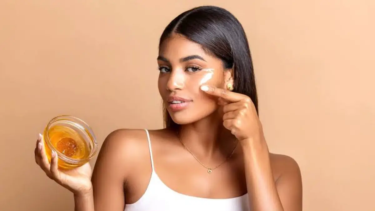 Honey for Glowing Skin:  ত্বকের যত্নে মধু এভাবে ব্যবহার করেই দেখুন। রূপ বদলে যাবে। ত্বক হবে ঝলমলে