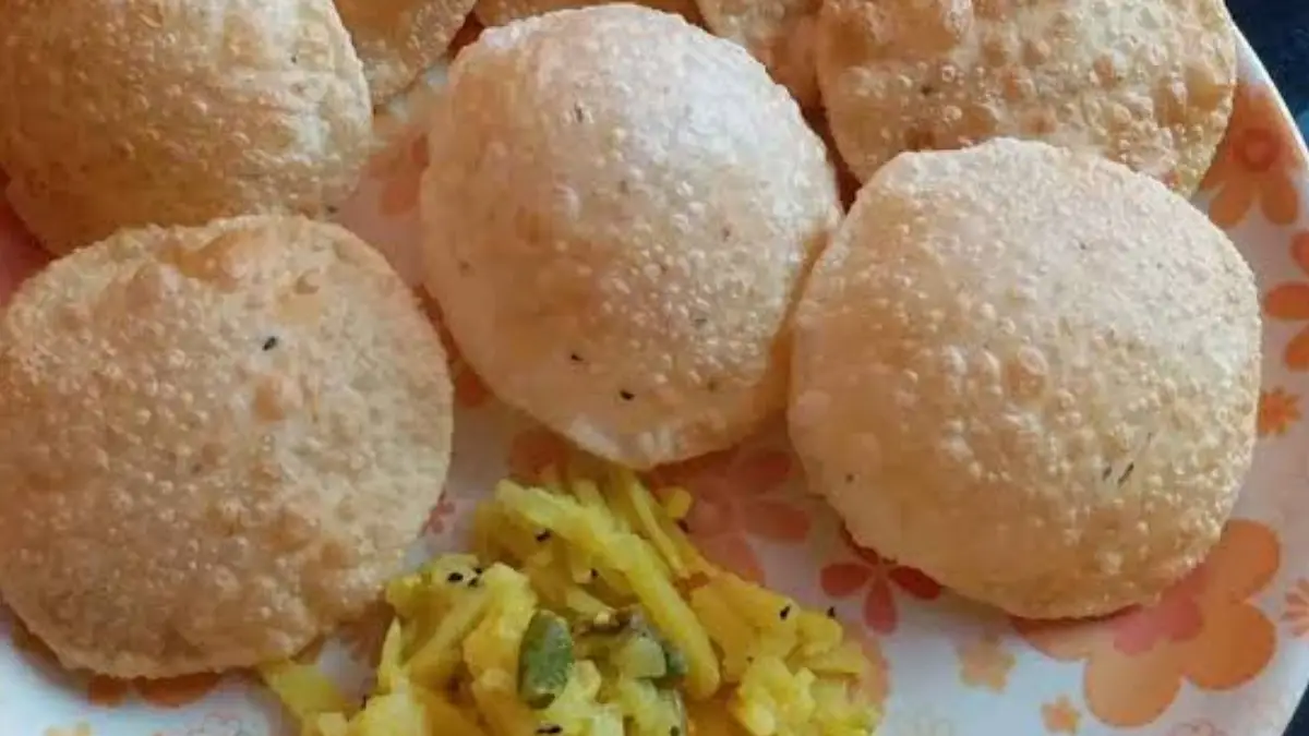 Carrot Kachori Recipe: গাজরের কচুরি। স্বাদে ভরপুর এই খাবারের রেসিপি দেখে নিন