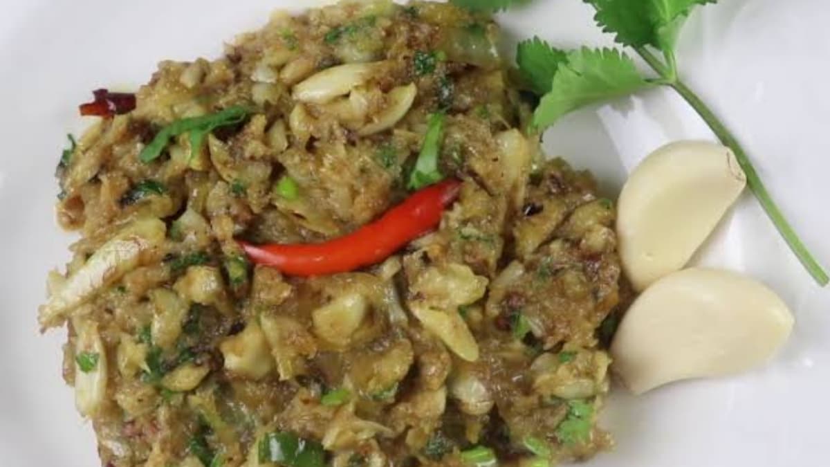 Delicious Garlic Bharta Recipe: রসুন দিয়ে বানিয়ে ফেলুন সুস্বাদু এবং মুখরোচক ভর্তা । দেখে নিন সহজ রেসিপি