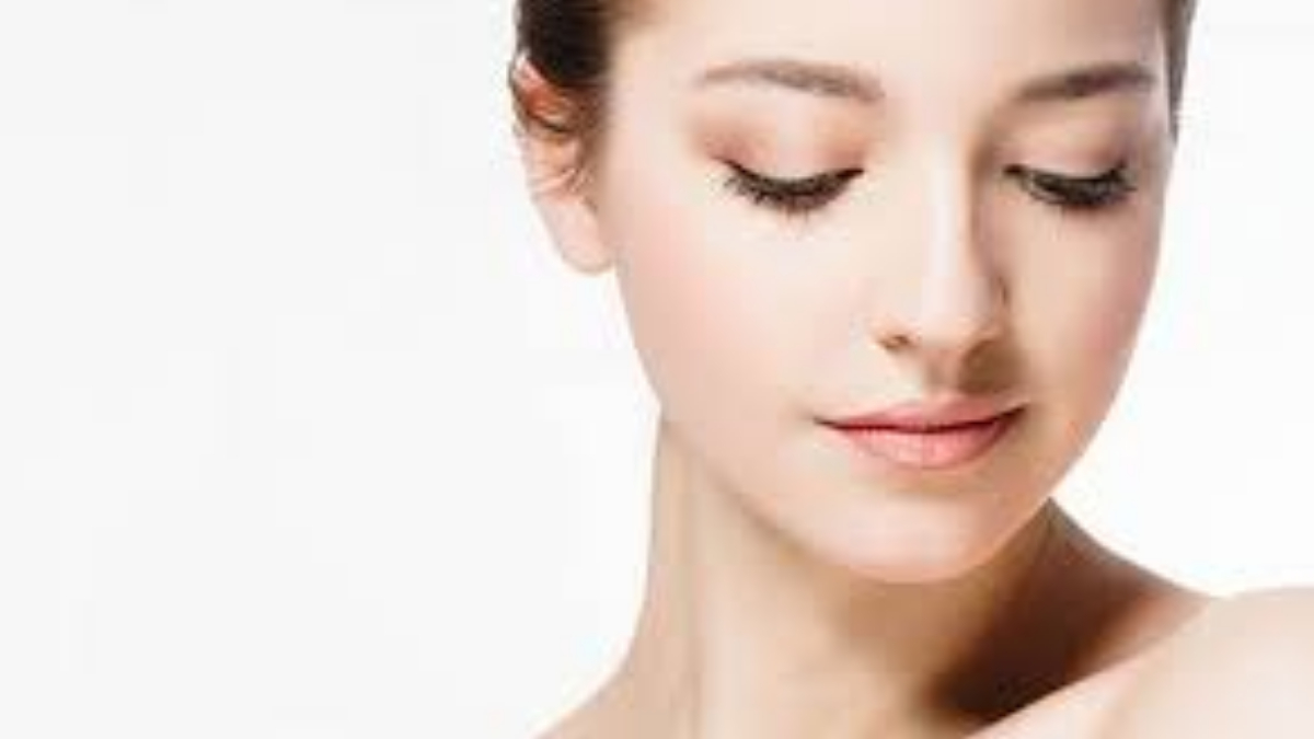 Get Glowing Skin Naturally at Home:  খুব সহজেই ত্বককে করে তুলুন উজ্জ্বল।  দেখে নিন কয়েকটি পদ্ধতি।
