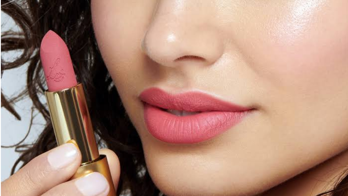Today International Lipstick Day:  আজ আন্তর্জাতিক লিপস্টিক দিবস। এই দিনটির বিশেষ গুরুত্ব আছে। জেনে নিন বিস্তারিত