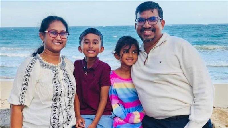 Indian Family Dies In US: আমেরিকার রাস্তায় গাড়ির ভিতরে ঝলসে গেল ভারতীয় পরিবার, জ্বলন্ত গাড়ির ছাইয়ের সঙ্গে মিশে গেল ৪ জনের দেহ, দেখুন
