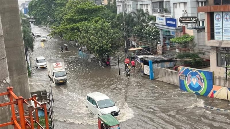 West Bengal Weather Update: বৃষ্টি কমছে না এখনই, উত্তাল সমুদ্র, চলবে দুর্ভোগ; কমলা, হলুদ সতর্কতায় মোড়া বাংলা