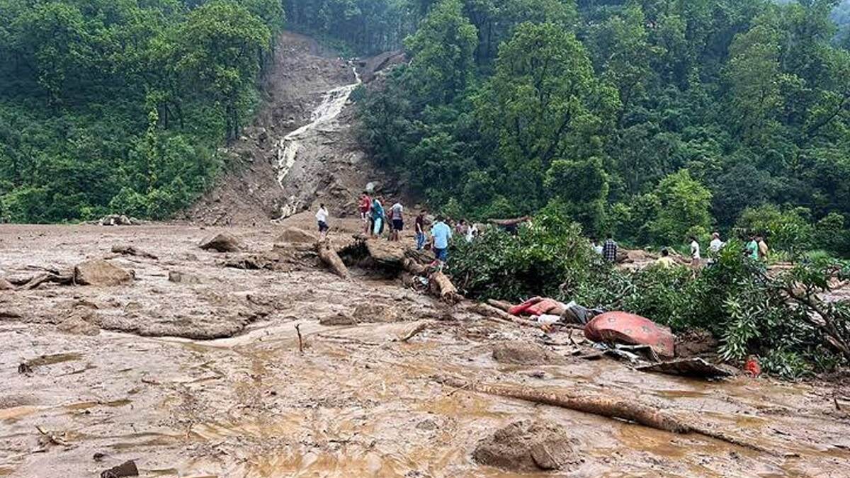 Dog Saves 67 Lives From Himachal Landslide: 'মারণ কূপ' থেকে ৬৭ জনকে বাঁচাল সারমেয়, হিমাচলে ধসের আগে প্রবল ডাকাডাকি করে ২০টি পরিবারের প্রাণ রক্ষা কুকুরের