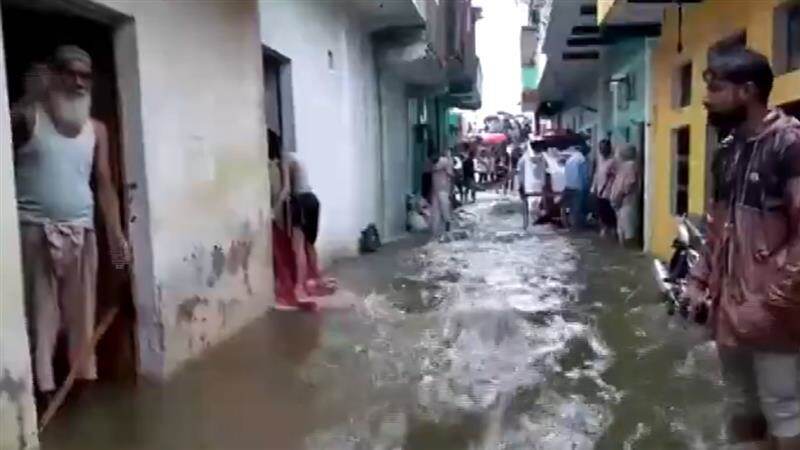 Flood Video: একটানা বৃষ্টিতে জল বাড়ছে, ডুবছে মধ্যপ্রদেশের ছত্রপুর, দেখুন ভিডিয়ো