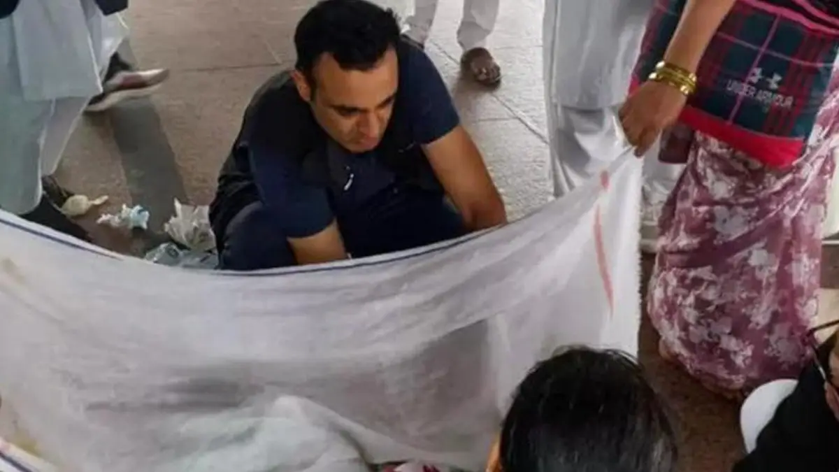 Jhansi Station: চলন্ত ট্রেনে প্রসব যন্ত্রণা, স্টেশনে চুলের ক্লিপ ও ছুরির সাহায্যে প্রসব করালেন সেনা চিকিৎসক