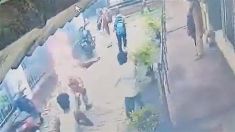 Odisha Shocker: অধ্যাপকের যৌন হেনস্থার শিকার, কলেজের মধ্যেই গায়ে আগুন ছাত্রীর