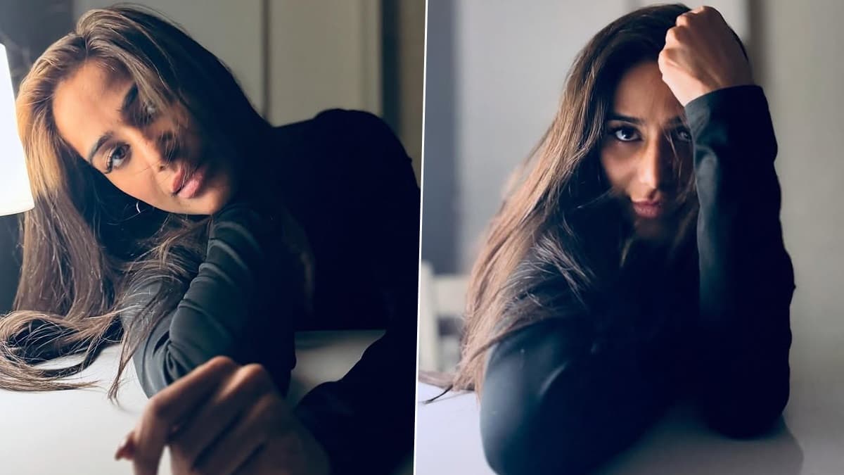 Poonam Pandey Video: পুনম পান্ডের সঙ্গে ছবি তুলতে গিয়ে... অভিনেত্রী সঙ্গে যা হল ভাবতেও পারবেন না, দেখুন ভিডিয়ো