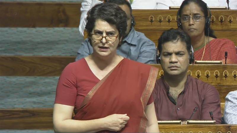 Priyanka Gandhi On Pahalgam Attack: 'পহেলগামে হামলার সময় কেন একজনও নিরাপত্তারক্ষী সেখানে ছিলেন না?', সংসদে শাহদের কড়া প্রশ্ন প্রিয়াঙ্কার