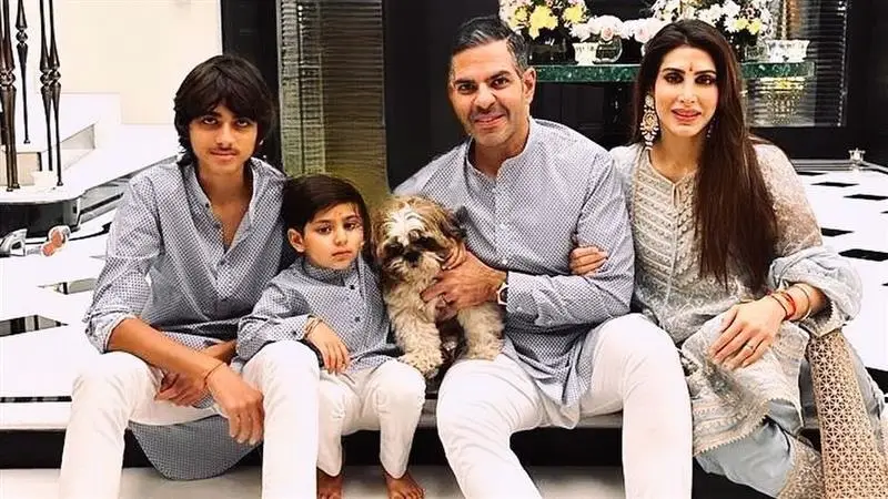 Sunjay Kapur's Death: সঞ্জয় কাপুরের ৩০ হাজার কোটির সম্পত্তি নিয়ে বিবাদ তুঙ্গে, হঠাৎ কী করলেন করিশ্মার সতীন