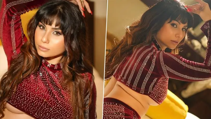 Taniya Chatterjee's Sexy Video: লাল পোশাকে উন্মুক্ত যৌবন তানিয়ার, শরীর গলে উঁকি দিচ্ছে গোপনাঙ্গ, 'সেক্সি' ভিডিয়ো ভাইরাল