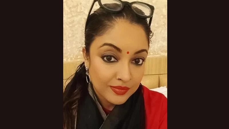 Tanushree Dutta Viral Video: বাড়ির মধ্যেই হেনস্থার শিকার, সোশ্যাল মিডিয়ায় কান্নায় ভেঙে পড়লেন অভিনেত্রী তনুশ্রী দত্ত