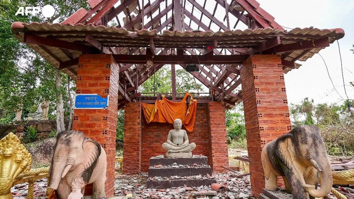 Thailand-Cambodia Peace Talk: আজ মালয়েশিয়ায় সীমান্ত বিরোধ সমাধানের লক্ষ্যে বৈঠকে থাইল্যান্ড এবং কম্বোডিয়ার নেতারা, সংঘর্ষে নিহত বেড়ে হল ৩২