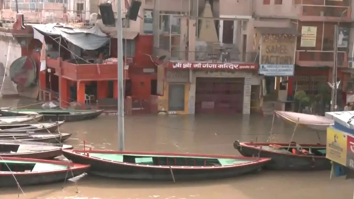 Yamuna Water Level Rise: বিপদসীমার কাছাকাছি বইছে যমুনা নদী, ডুবে গেল বারাণসীর একাধিক ঘাট