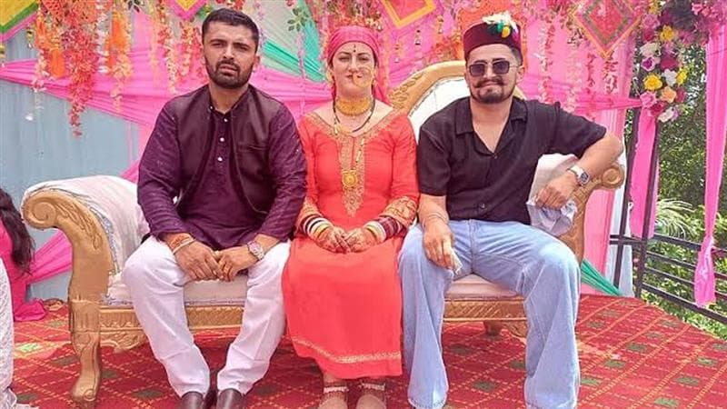 Two Brothers Married One Woman: একই মেয়েকে বিয়ে করা দুই ভাইয়ের একান্ত সত্যি, স্ত্রী কাকে বেশি সময় দেন