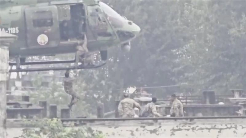 Jammu & Kashmir: জম্মু ও কাশ্মীরে ভয়াবহ বন্যায় সিআরপিএফ ক্যাম্প ক্ষতিগ্রস্ত, সরিয়ে নেওয়া হল ২২ জন জওয়ানকে