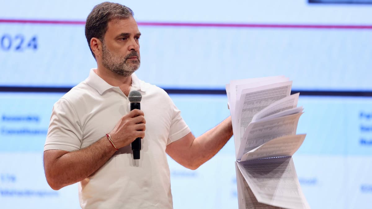 Rahul Gandhi: ভুয়ো ভোটার দিয়ে ভোট জিতছে বিজেপি, রাহুলের তোলা অভিযোগে তথ্যপ্রমাণ পেশের দাবি জানাল নির্বাচন কমিশন