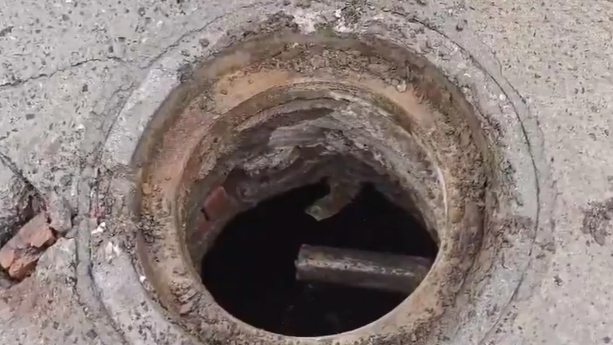 Delhi Toddler Dies in Open Sewer: রাখির সকালে দিল্লিতে খোলা ড্রেনে পড়ে মৃত্যু আড়াই বছরের শিশুর, গাফলতির নির্লজ্জ নজির