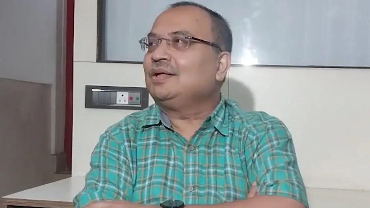 Kunal Ghosh: রাহুলই হবে দেশের পরবর্তী প্রধানমন্ত্রী? তেজস্বীর মন্তব্যকে মুচসি হেসে এড়িয়ে গেলেন কুণাল ঘোষ