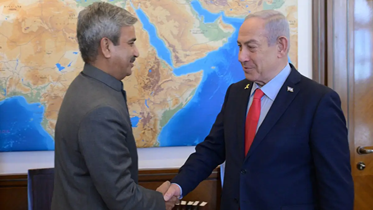 Benjamin Netanyahu: ভারতের ওপর শুল্ক চাপিয়েছে আমেরিকা, ‘বন্ধু’ ইজরায়েল কার পাশে? গভীরতা মাপতে নেতানিয়াহুর সঙ্গে সাক্ষাৎ জেপি’র