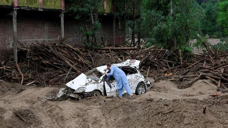 Pakistan Flood: সম্ভাব্য বন্যা সম্পর্কে পড়শি দেশকে সতর্ক করল ভারত, ২৪০০০ জনকে সরিয়ে নিল পাকিস্তান