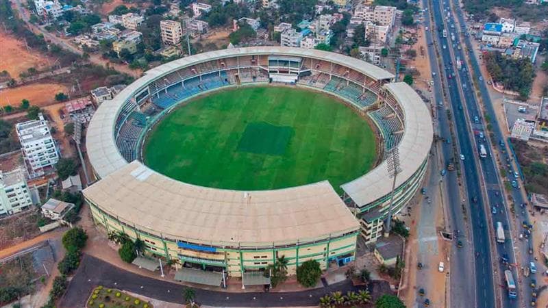 Chinnaswamy Stadium: মেলেনি পুলিশের ছাড়পত্র! মহিলা বিশ্বকাপের ম্যাচ হাতছাড়া হবে চিন্নাস্বামী স্টেডিয়ামের