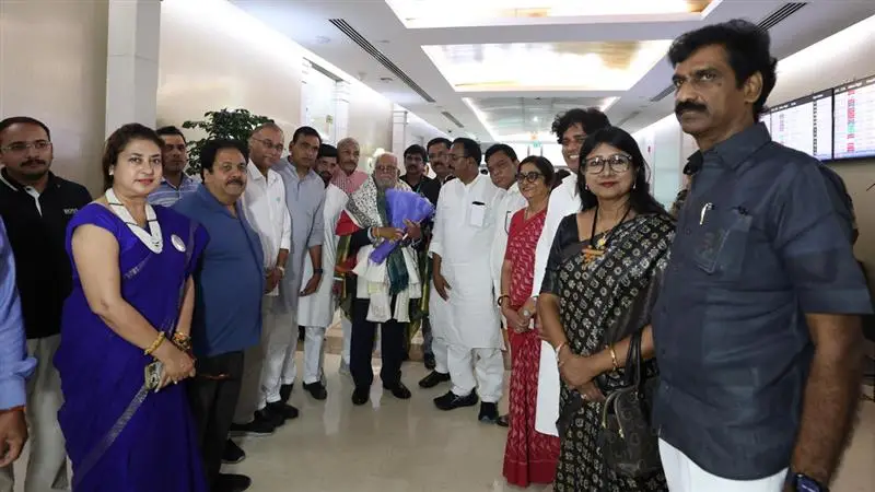 B. Sudarshan Reddy: পিছিয়ে থেকে ঘোরাতে হবে খেলা, দিল্লিতে এলেন ইন্ডিয়া জোটের উপরাষ্ট্রপতি প্রার্থী বি সুদর্শন রেড্ডি