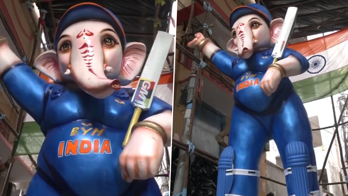 Cricket Themed Ganesh Video: হায়দরাবাদে গণেশ চতুর্থীতে এবার ক্রিকেট থিমের গণেশ প্রতিমা, দেখুন ভিডিও