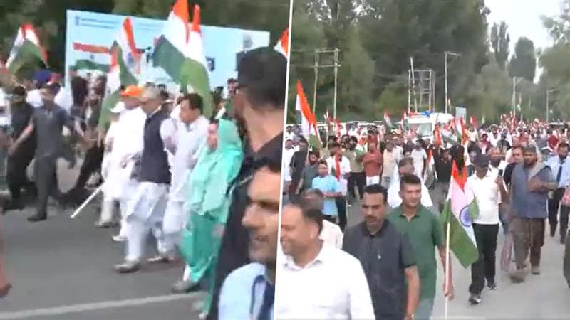 Har Ghar Tiranga Campaign: শ্রীনগরের ডাল লেকে তিরঙ্গা যাত্রায় সামিল কাশ্মীরের উপ-রাজ্যপাল মনোজ সিনহা এবং মুখ্যমন্ত্রী ওমর আব্দুল্লাহ , উপত্যকার মানুষদের স্বতস্ফূর্ত অংশগ্রহণ (দেখুন ভিডিও)