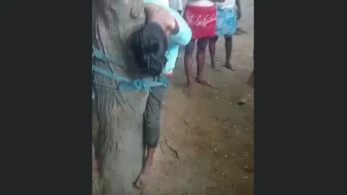 Bihar: বিহারে চোর সন্দেহে গাছে বেধে যুবককে বেধড়ক মার, পুলিশের হস্তক্ষেপে নিয়ন্ত্রণে আসে পরিস্থিতি