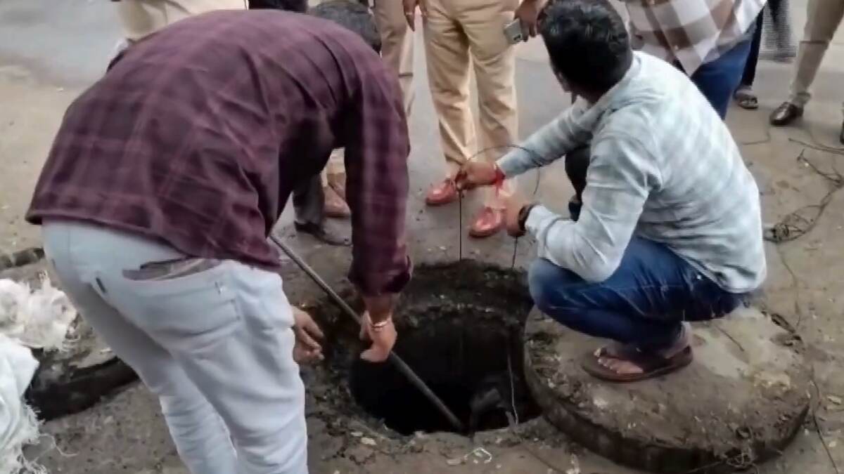 Pimpri-Chinchwad:  ম্যানহোলে নেমে কাজ করতে গিয়ে দমবন্ধ হয়ে মৃত্যু তিন বিএসএনএল কর্মীর, ঘটনার তদন্তে পুলিশ