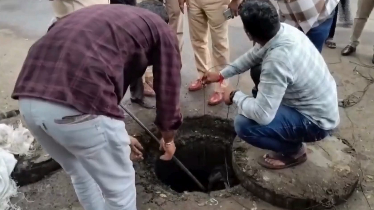 Pimpri-Chinchwad:  ম্যানহোলে নেমে কাজ করতে গিয়ে দমবন্ধ হয়ে মৃত্যু তিন বিএসএনএল কর্মীর, ঘটনার তদন্তে পুলিশ