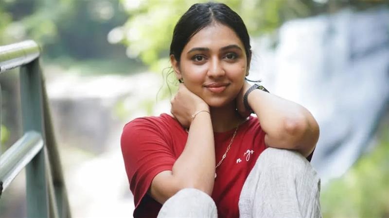Actor Lakshmi Menon:  অভিনয় ছেড়ে প্রকাশ্যে গুন্ডামি? জনপ্রিয় অভিনেত্রীর বিরুদ্ধে মারধর, হেনস্থা, অপহরণের অভিযোগ তথ্য প্রযুক্তি কর্মীর