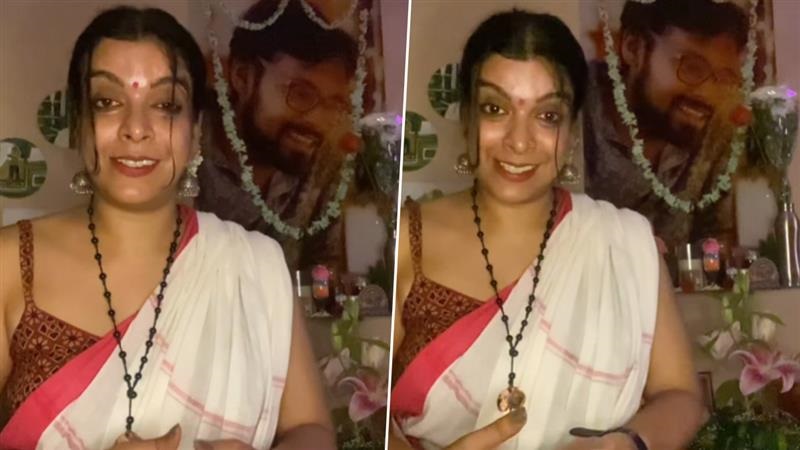 Actor Moumita Pandit: প্রাণের মানুষ কাছে নেই, তবে ১০ বছরের ভালবাসার বার্ষিকীতে তাঁর জন্য সাজলেন, অনুভব করলেন চিরসখাকে, অভিনেত্রী মৌমিতা যেন চোখে জল এনে দিলেন সবার, দেখুন ভিডিয়ো
