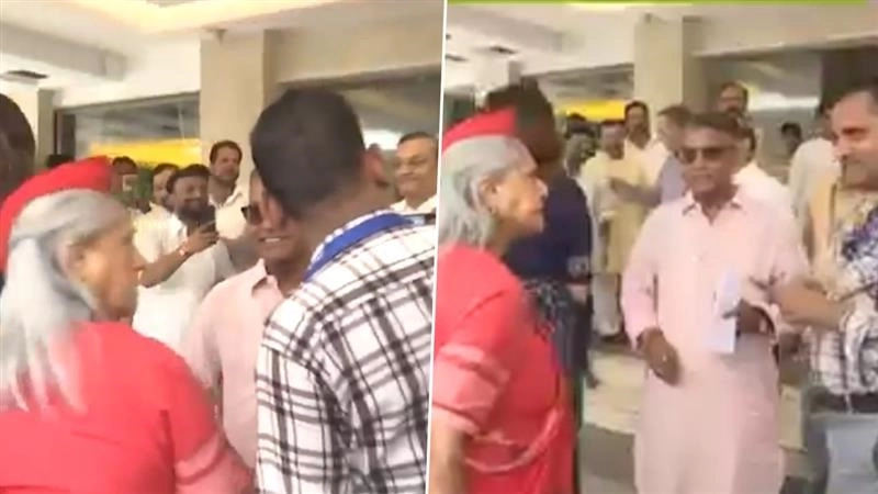 Angry Jaya Bachchan Video: 'কী হচ্ছে এটা?' পাশে থাকা ব্যক্তির বুকে হাত দিয়ে সজোরে ধাক্কা মারলেন জয়া বচ্চন, দেখুন ভিডিয়ো