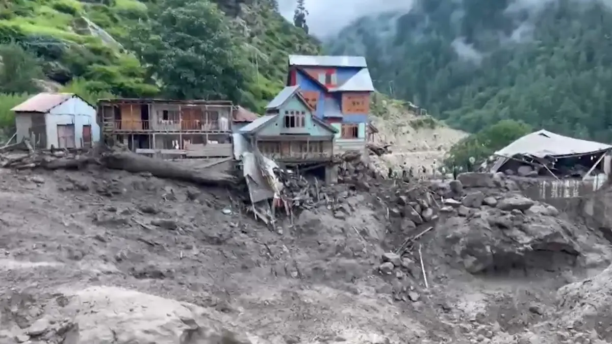 Kishtwar Cloudburst Video: হড়পা বান টেনে নিয়ে গেল বহু মানুষকে, মৃতের সংখ্যা ৬০ ছাড়িয়েছে, মেঘভাঙা বৃষ্টির পর তছনছ কিশতোয়ার, দেখুন সেখানকার ভিডিয়ো