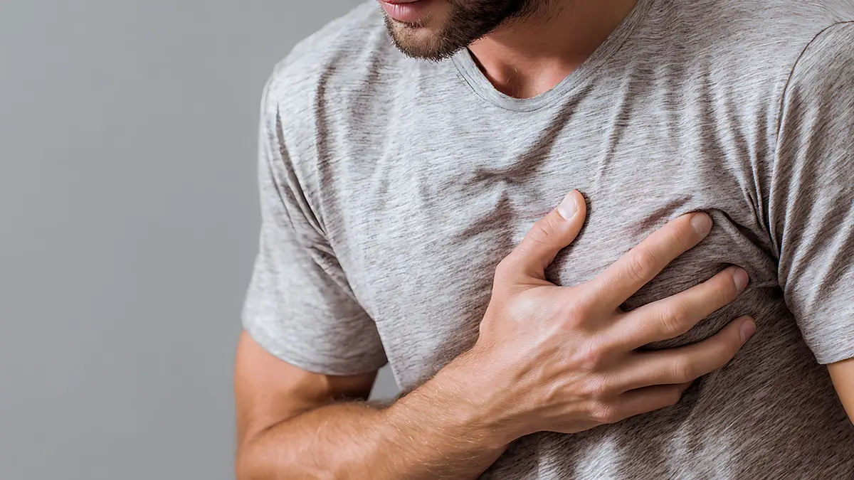 Heart Attack: খেলতে খেলতে হার্ট অ্যাটাক, অকালে মৃত্যু যুবকের