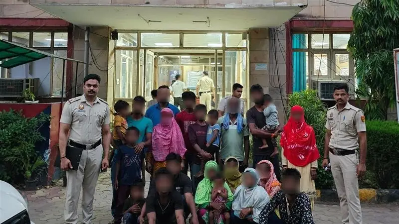 Bangladeshis In India: 'বাংলাদেশিরা ভারতে থাকতে পারেন?' সোনিয়া ঘনিষ্ঠের মন্তব্য ঘিরে জোরগোল, রেগে আগুন বিজেপি