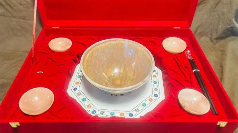 Modi's Gifts to Japanese PM: জাপানের প্রধানমন্ত্রীকে মূল্যবান পাথর খচিত বাটি উপহার দিলেন নরেন্দ্র মোদী