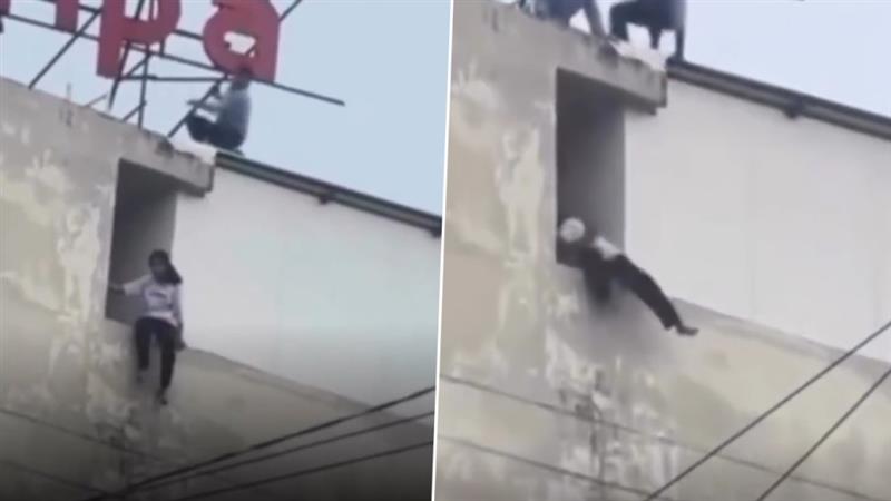 Jaipur Vieal Video: কোচিং ইনস্টিটিউটের ছাদ থেকে ঝাঁপ দিয়ে আত্মহত্যার চেষ্টা, ছাত্রীর প্রাণ বাঁচালেন শিক্ষক, ভাইরাল ভিডিয়ো