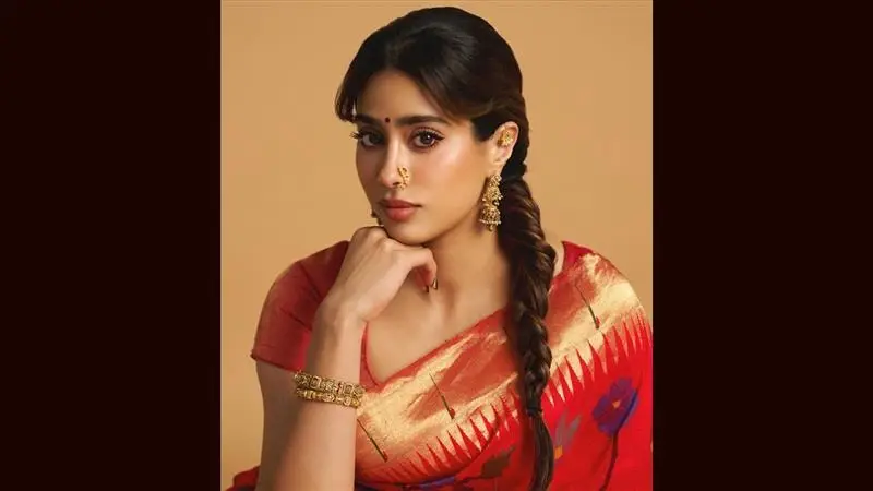 Janhvi Kapoor: গণপতি দর্শনে গিয়ে চোখ, মুখ শুকিয়ে গেল জাহ্নবী কাপুরের, দেখুন কী হল নায়িকার